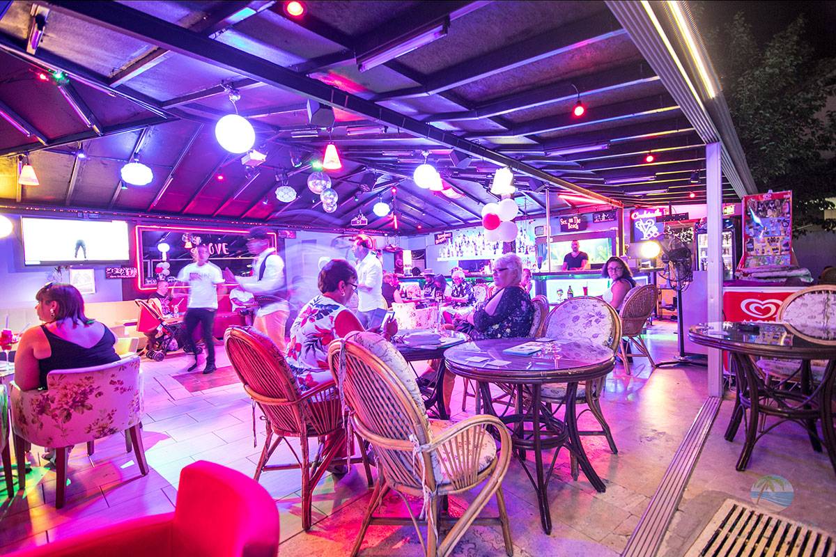Bar