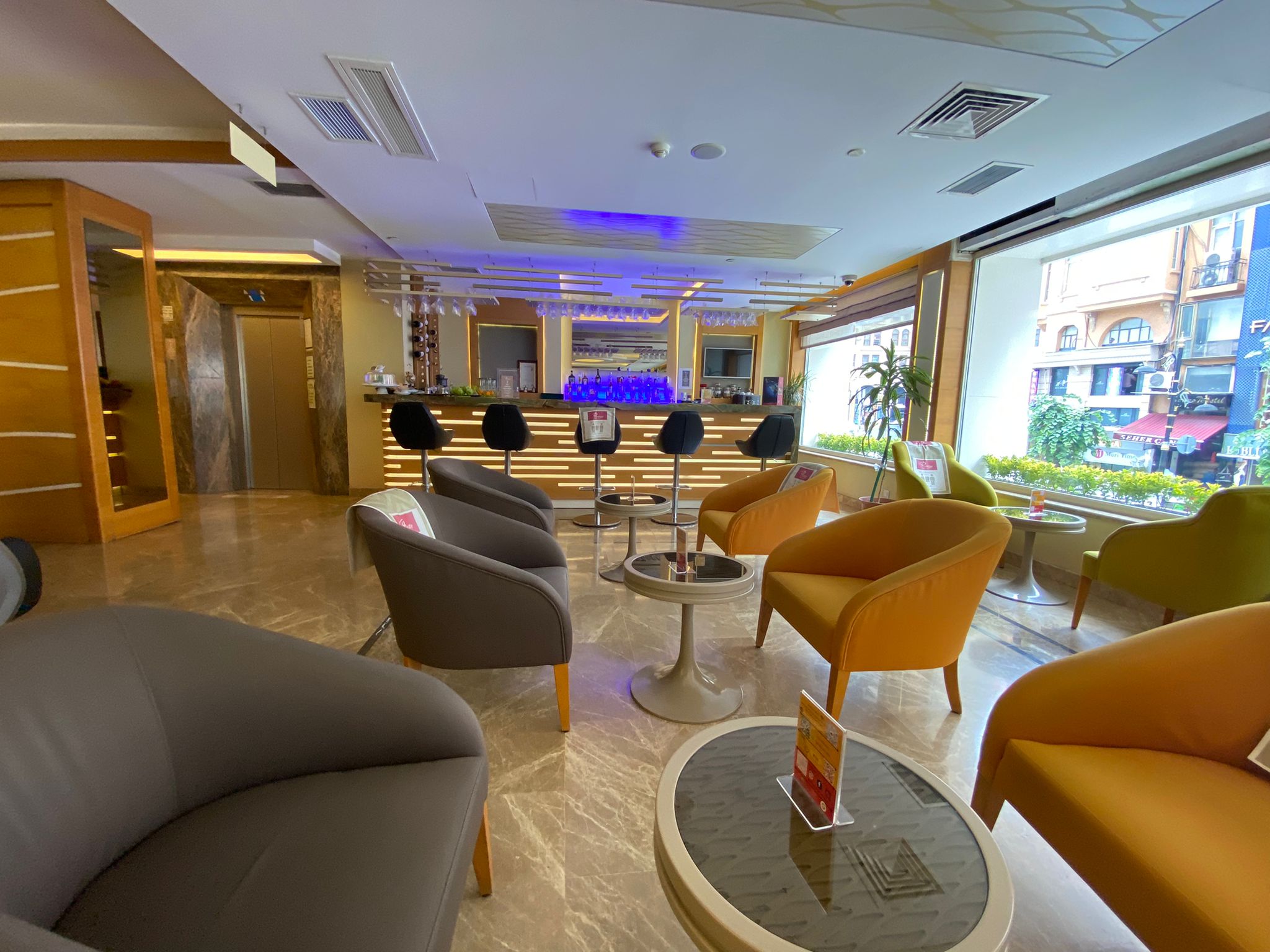 Lobby Bar