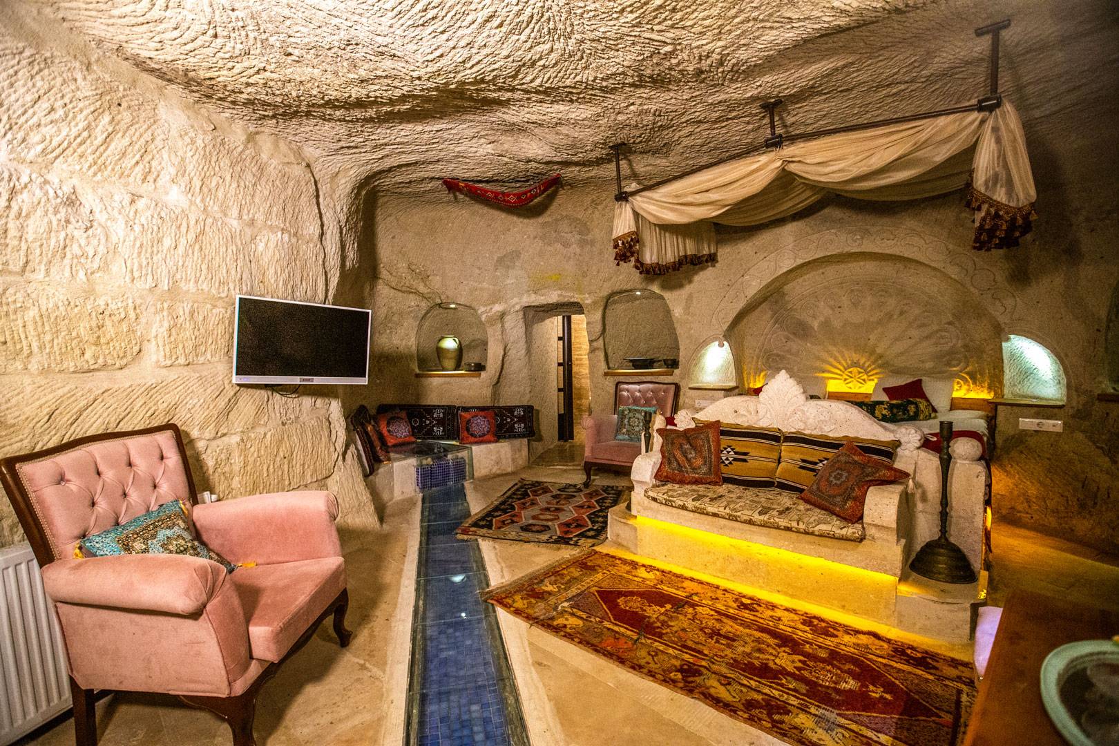 Düven Cave Room