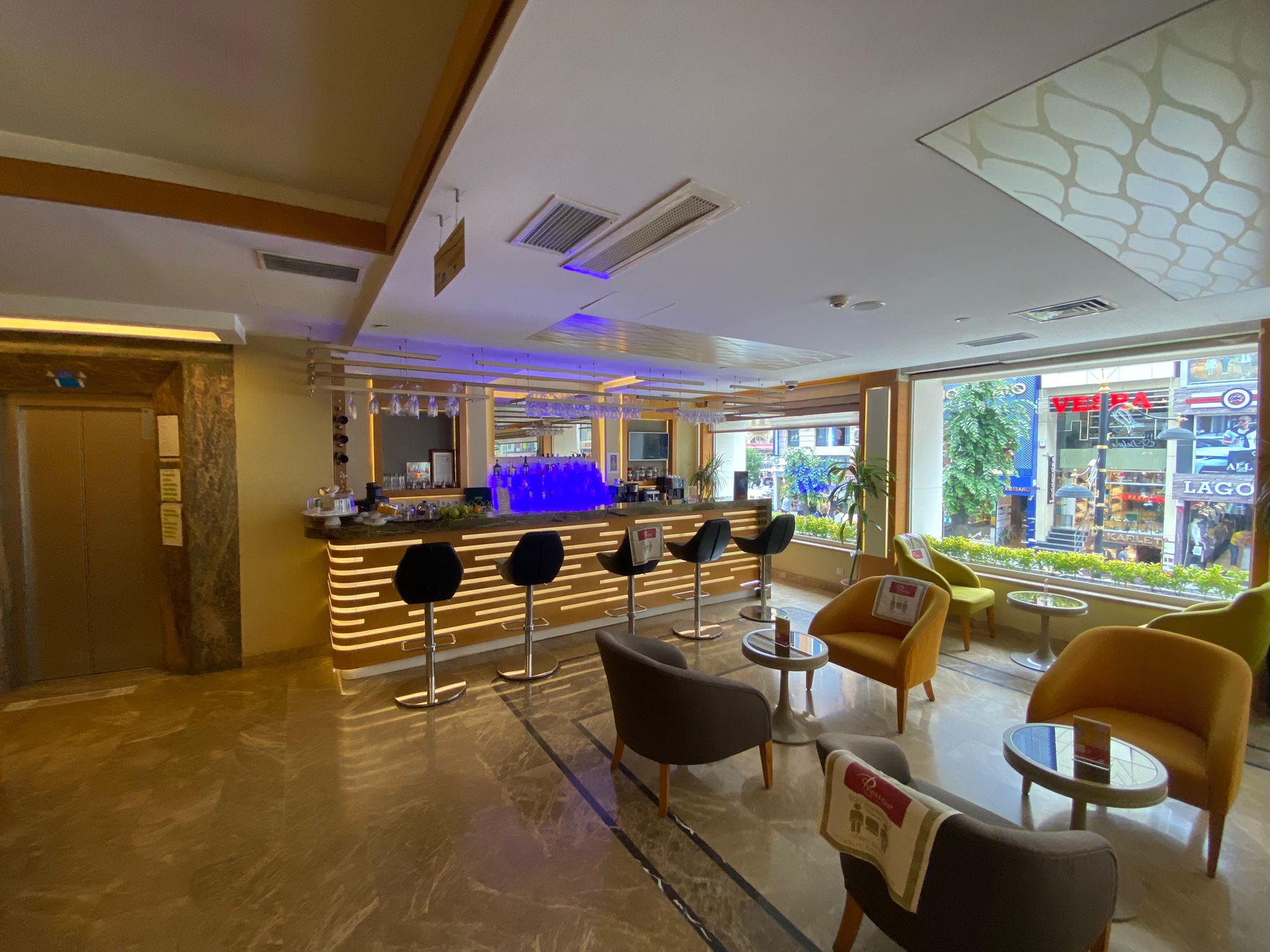 Lobby Bar