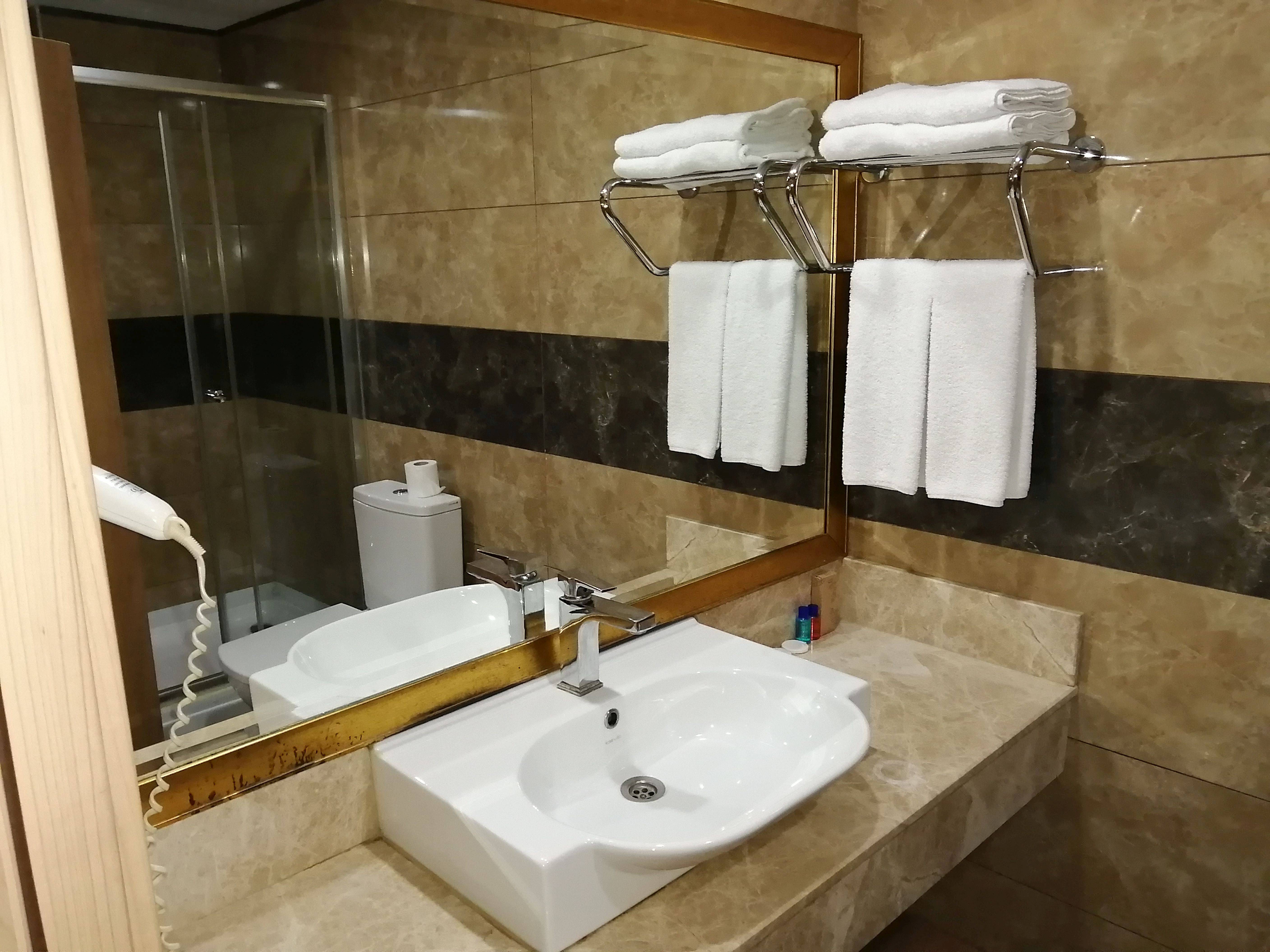 Nice Royal Otel, İstanbul, Ataşehir, 34274